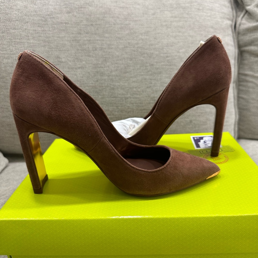 Ted Baker London. Suede brown heels. Size 7